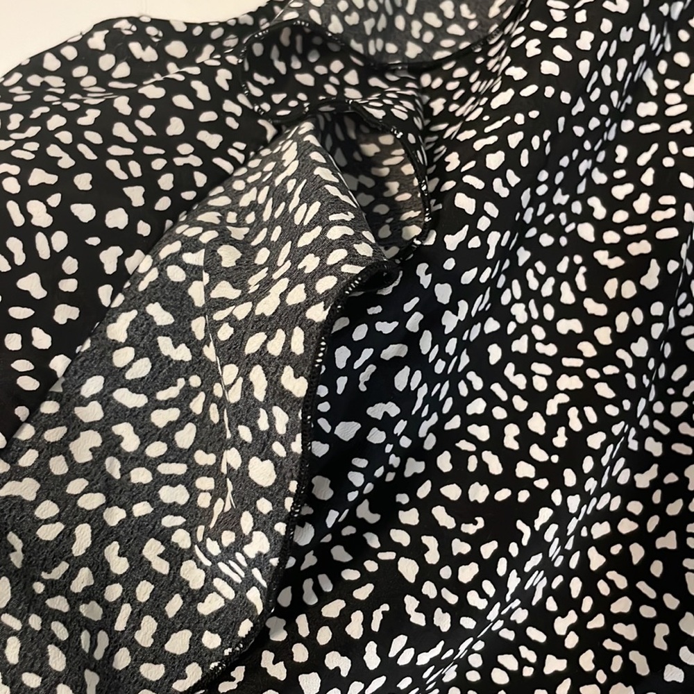 Sanctuary Lily Smocked Flutter Sleeves Blouse - Picture 11 of 13